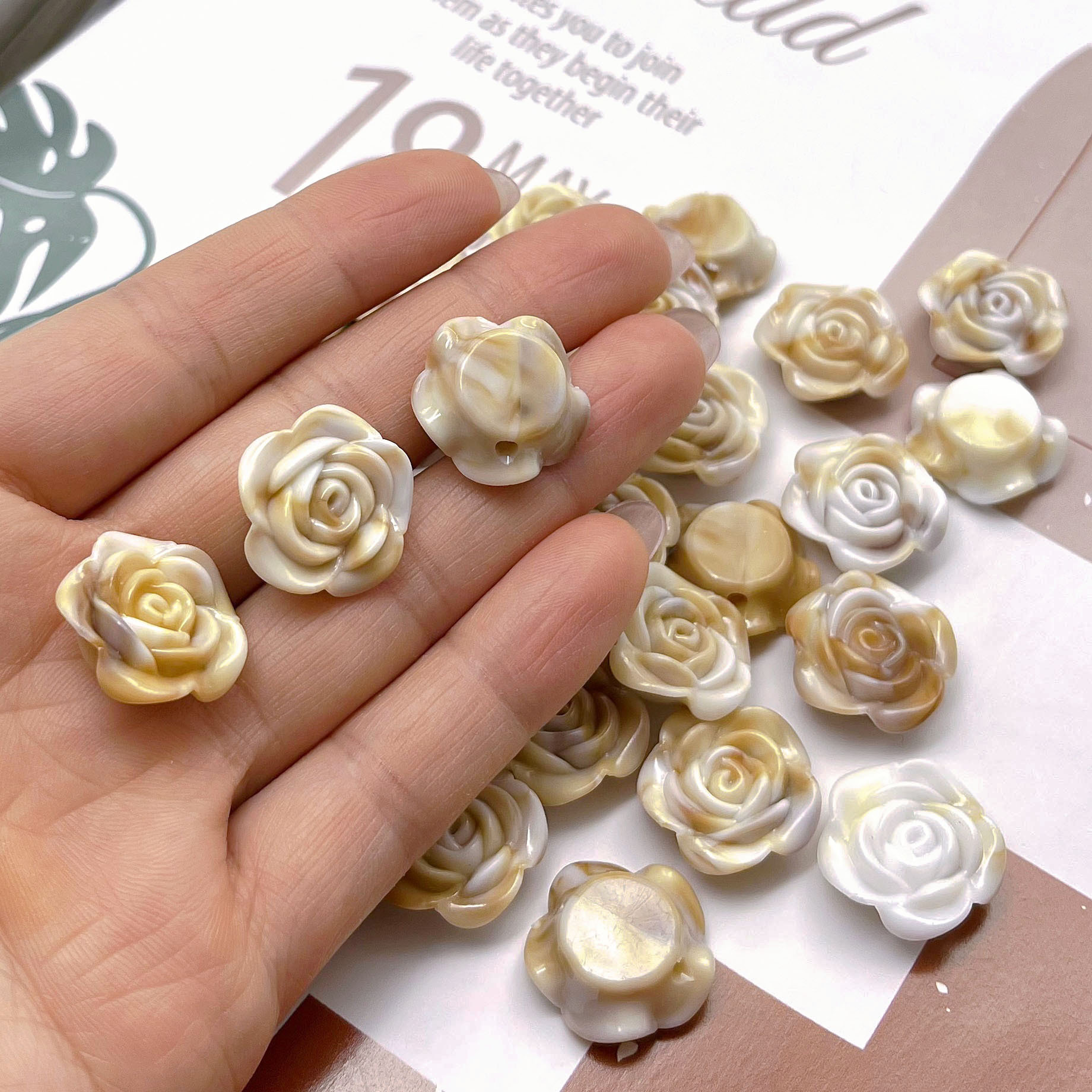 Rose imitation coquillage bicolore