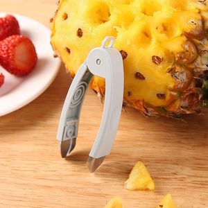 Outil multifonctionnel en acier inoxydable pour retirer les tiges de fraises et les yeux d'ananas, outil de dénoyautage pour fruits et légumes, 2 pièces - Product Image 3