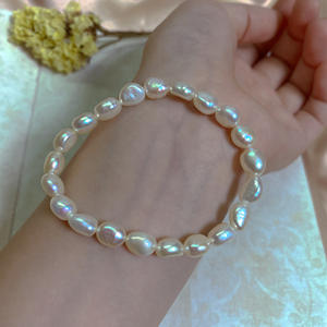 महिलाओं के लिए सरल लोचदार धागा जकड़न ताजा पानी मोती कंगन - Product Image 6