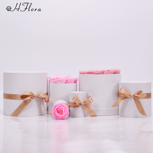 HFlora, superventas de alta calidad, flor eterna en caja de regalo redonda blanca, flor preservada, rosa roja para regalo de cumpleaños, amiga - Product Image 1