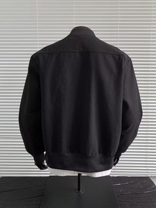 Chaqueta Bomber Vintage Negra con Rayas Rojas, Corte Estructurado, Holgada, Cierre de Cremallera, Estilo Americano Otoñal para <span class=keywords><strong>Hombre</strong></span> - Product Image 3