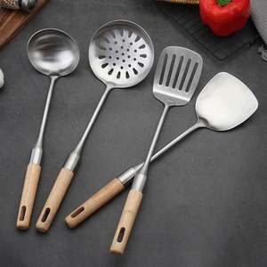 Ensemble d'ustensiles de cuisine en acier inoxydable, 4 pièces, spatule et cuillère résistantes à la chaleur avec manche en bois, pour usage en cuisine - Product Image 1