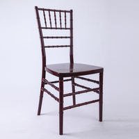 Chaise de mariage en résine plastique blanche Tiffany, nouveau design, pour la vente en gros, chaise empilable moderne Chiavari en acajou
