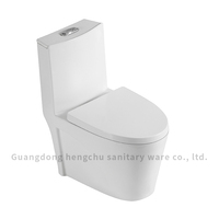 Vente en gros de cuvette de toilette en céramique monobloc de style rond moderne avec double chasse et piège en P pour hôtels montés au sol