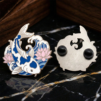 Épinglette en émail dur personnalisée avec poisson koi japonais, badge cloisonné fleur de lotus pour collection