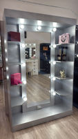 Station de salon en verre au design moderne pour miroir de coiffeuse, table à langer en bois MDF avec éclairage pour la chambre à coucher