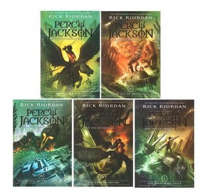 Edición original en inglés <span class=keywords><strong>de</strong></span> Percy Jackson y los Dioses del Olimpo: El Ladrón <span class=keywords><strong>de</strong></span> Rayos, juego <span class=keywords><strong>de</strong></span> <span class=keywords><strong>libros</strong></span> en caja, todos los 5 volúmenes. - Product Image 2