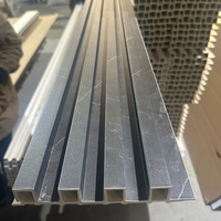 Harga jual langsung pabrik pelapis dinding interior instalasi cepat bahan PVC dikirimkan Panel dinding dalam ruangan untuk dekorasi rumah