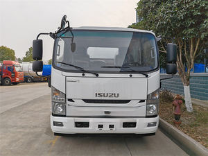 Japanse <span class=keywords><strong>Isuzu</strong></span> watertanker/watervrachtwagen 4x2 5 ton 5 m³ 5000 liter 1000 gallon 5T - Product Image 2