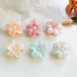 New Coming Women <b>Sweet</b> Jelly Colored Five-Petal <b>Flower</b> Hair Claw Popular Summer Plastic Hair Accessory Hair Claws - Product Image 1