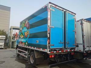 Camion frigorifique SINOTRUK HOWO 4X4, capacité de 4 à 7 tonnes - Product Image 2