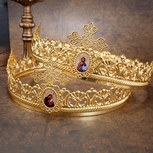 Set di 2 <span class=keywords><strong>Corone</strong></span> Reali in Cristallo Rosso con Strass, Tiara per Uomo e Donna, Accessorio per Costume <span class=keywords><strong>da</strong></span> <span class=keywords><strong>Re</strong></span> e Regina, per Matrimoni e Feste di Compleanno - Product Image 4