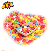 Fabricant chinois de bonbons vend en gros des bonbons en forme de sucette et de biberon, ainsi que des bonbons durs aromatisés mangue-fraise.