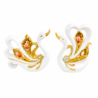 Paire de cygnes en porcelaine plaqués or avec incrustation de strass et de lys calla, cadeau de mariage, ornement de table, décoration intérieure
