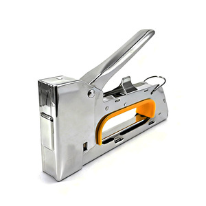 Pistola de clavos manual Jinshun en forma de U, grapadora de metal para carpintería, publicidad, impresión, tapicería y clavado de lona. - Product Image 1