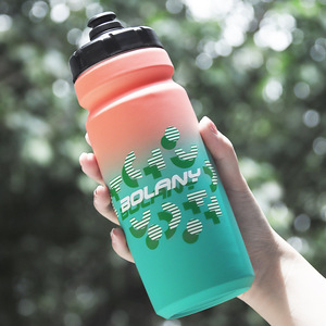 Botella de Agua Deportiva Bolany de 750 ml, Botella de Ciclismo Reutilizable con Degradado de Color para Exteriores - Product Image 1