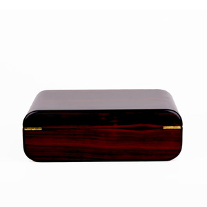 Humidor de Cigarros de Madera Maciza Premium Personalizado con Higrómetro y Revestimiento de Madera - Acabado de Alto Brillo, Asa y Bisagras Metálicas para 25-50 Cigarros - Product Image 4