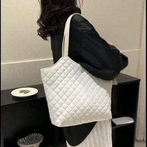 <span class=keywords><strong>Sac</strong></span> fourre-tout en nylon rétro de grande capacité pour femmes styliste avec fermeture <span class=keywords><strong>à</strong></span> glissière motif géométrique perle directe d'usine - Product Image 3