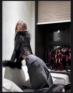 Nouveau produit en gros : Veste en cuir d'autruche noire unique pour femme - Product Image 6