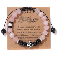 Handgefertigtes 8mm Naturstein-Perlenarmband mit Edelstahl-Fußball-Anhänger Verstellbares Geflochtenes Armband Geschenk für Fußballfans