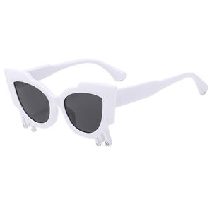 2024 nouvelle mode tendance Style personnalisé Vintage Funky forme étrange oeil de chat femmes lunettes de soleil - Product Image 5