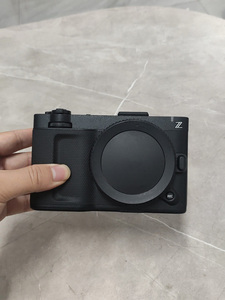 กล้องพกพา Pocket Cinema Camera Nikonn ZR 24.5MP บันทึกวิดีโอ 6K กล้องดิจิตอลมือสอง - Product Image 1
