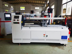 Machine de dé<span class=keywords><strong>coupe</strong></span> de rouleaux jumbo de 1600 mm de largeur, personnalisée pour papier, tissu, film BOPP, film conique - Product Image 4