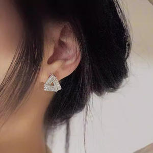 Orecchini di Lusso in Oro Bianco con Diamanti Taglio Baguette Colore D Diamanti Naturali Gioielli da Donna per Uso Quotidiano - Product Image 5