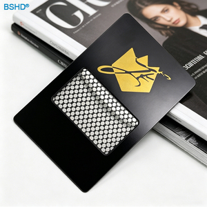 Cartes de visite métalliques de luxe noires anti-rayures découpées sur mesure avec logo doré gravé au laser pour le réseau VIP d'élite - Product Image 1