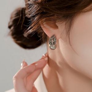 Nouvelles boucles d'oreilles à clous en perles de cuivre plaquées or, géométriques, argent S925, rétro, haut de gamme, design personnalisé, luxe, petites - Product Image 3