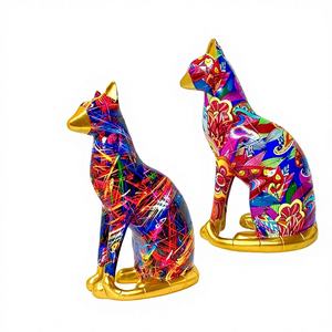 Ornement créatif chat assis aux oreilles dorées, style nordique, en résine sculptée artistique, best-seller, pour fenêtre, salon, bureau - Product Image 1