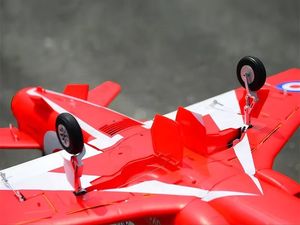 Avión RC FMS Bae 80mm EDF Red Arrow PNP sin Reflex V2, Detalles a Escala, Luces LED, Alerones Completos y Retráctiles - Product Image 3