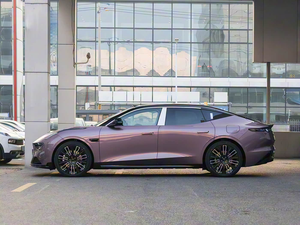 Berline moyenne à grande, ventes à fort volume, Lynk&Co 10emp 2026, nouvelle énergie, luxe, hybride rechargeable, 4 portes, 5 places, berline, 240 km, Lynk&Co 10 <span class=keywords><strong>EMP</strong></span> - Product Image 4