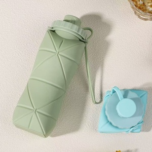 Garrafa de Água de Silicone Dobrável, Livre de BPA, Reutilizável, Garrafa de Bebida Portátil, Copo de Viagem de Silicone com Tampa - Product Image 4