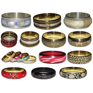 Pulseras de boda de resina de marfil con forma de bola de BS INTERNATIONAL, brazaletes tradicionales indios para mujer con engaste circular. - Product Image 1