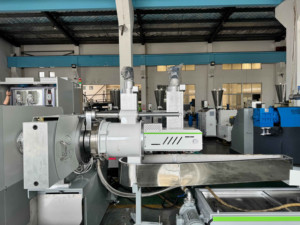 Ligne de granulation de sacs tissés en <span class=keywords><strong>film</strong></span> PE 200 kg, machine de recyclage du plastique - Product Image 3