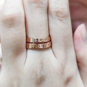영원히 새겨진 Abiding 성격 LOVER LOVER 로즈 골드 도금 실험실 생성 다이아몬드 커플 밴드 반지 이름 조각 커플 링 - Product Image 5