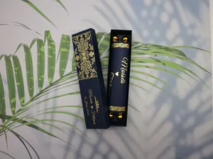 Nicro personalizza la lamina d'oro in stile reale che timbra una scatola unica di carta da imballaggio con nappine, rotolo di carta, biglietti d'invito di nozze