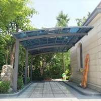 Cochera Modular de Aluminio para Exteriores, Diseño Moderno, Multi-Espacio, con Techo Arqueado, Personalización Profunda