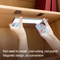 Lampe LED rechargeable pour armoire avec détecteur de mouvement infrarouge PIR, indice de protection IP40, blanc chaud 4000K, en aluminium, intensité réglable pour placard et dressing