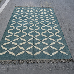 Tapis rectangulaire à motif géométrique Krafterscustom en laine et acrylique, kilim écologique, tufté à la main, tissage plat, poils moyens, latex - Product Image 1