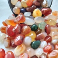 Pierres d'agate irrégulières du fabricant dans la conception de goutte de pluie Pierres d'agate colorées pour les surfaces de pots de fleurs Galets de galets