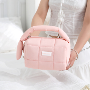 कस्टम यूनिसेक्स लक्जरी क्लुटेड पफी नायलॉन मेकअप बैग जिपर बंद कॉस्मेटिक कॉमेट्रिक पोर्टेबल आउटडोर यात्रा टोटे हैंडबैग - Product Image 2