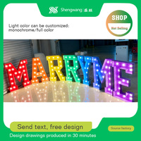 Lettre géante lumineuse personnalisée de 4 pieds, enseigne autoportante géante en forme de lettre, idéale pour mariage ou événement.