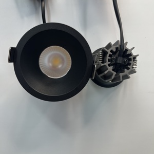 圆形可调光嵌入式<span class=keywords><strong>LED</strong></span>筒灯7W 9W 12W 15W COB AC110-240V <span class=keywords><strong>LED</strong></span>吸顶灯室内照明