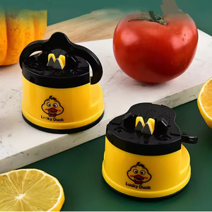 Afilador de Cuchillos Automático Multifunción de Acero con Ventosa Amarilla en Forma de Pato para Cocina, Duradero y Afilado - Product Image 6