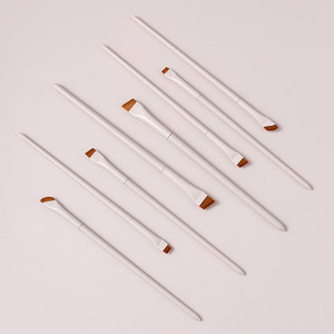 Pennello Eyeliner a Scimitarra Bianco con Etichetta Privata, Setole Sintetiche, Manico in Plastica, Pennello per Trucco Occhi - Product Image 3