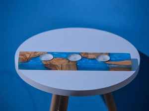 Portavelas Artesanal de Resina y Madera, Madera Maciza con Incrustaciones de Resina, Diseño Elegante y Único, Perfecto para Velas - Product Image 3