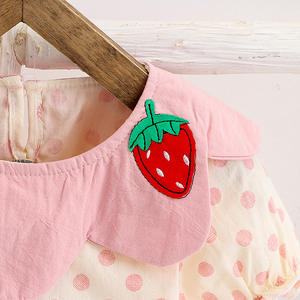 Conjunto de Ropa Infantil Coreana de Algodón con Diseño de Verano, Mangas Abullonadas, Estampado de Puntos y Bordado de Fresas - Product Image 4
