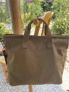 Bolsa de Lona Personalizada con Impresión a Medida, Bolso de Mano Elegante para Compras con MOQ Bajo, Bolsas de Lona Modernas y Funcionales - Product Image 3